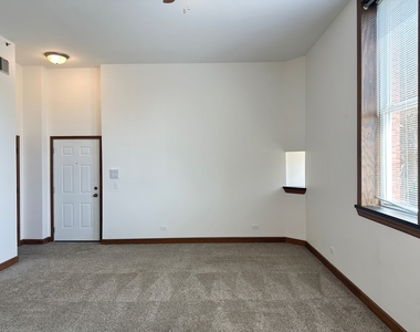 730 N Seminary Avenue - Photo Thumbnail 5