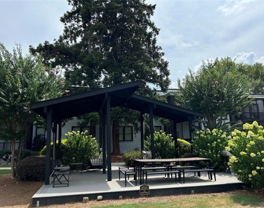 128 Peachtree Memorial Drive Nw - Photo Thumbnail 17