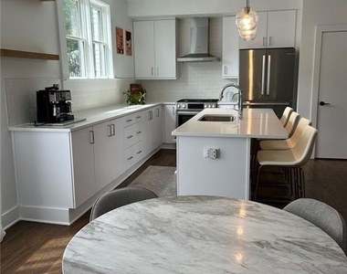 128 Peachtree Memorial Drive Nw - Photo Thumbnail 15