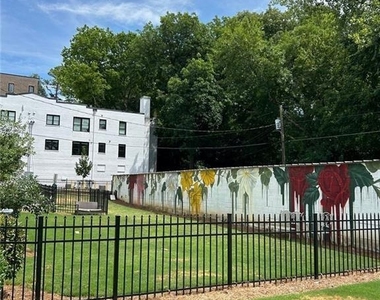 128 Peachtree Memorial Drive Nw - Photo Thumbnail 18