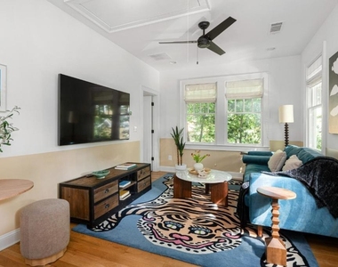 1054 Euclid Avenue Ne - Photo Thumbnail 17