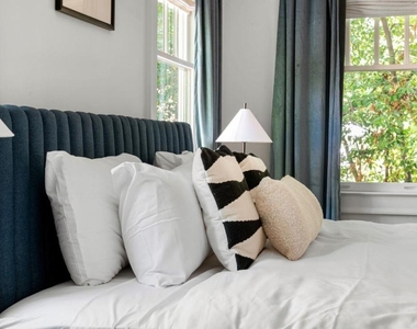 1054 Euclid Avenue Ne - Photo Thumbnail 24