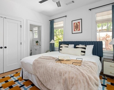 1054 Euclid Avenue Ne - Photo Thumbnail 23