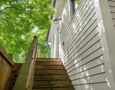 1054 Euclid Avenue Ne - Photo Thumbnail 4