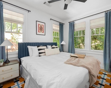 1054 Euclid Avenue Ne - Photo Thumbnail 21