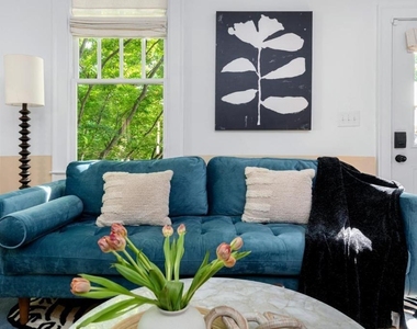 1054 Euclid Avenue Ne - Photo Thumbnail 19