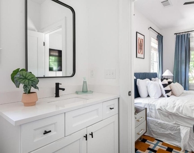 1054 Euclid Avenue Ne - Photo Thumbnail 26