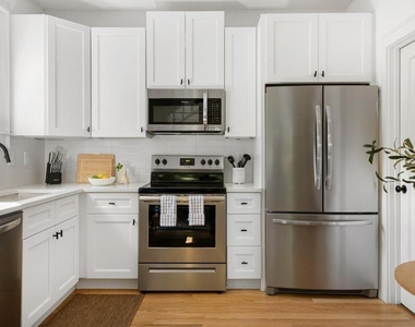 1054 Euclid Avenue Ne - Photo Thumbnail 12