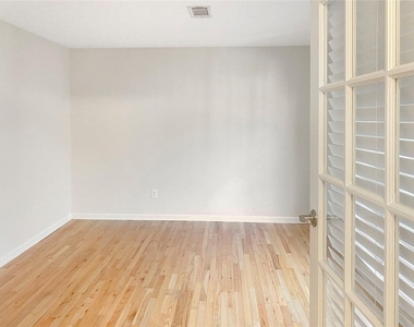 860 Crab Orchard Drive - Photo Thumbnail 9