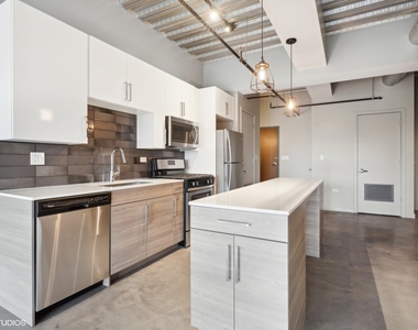 1241 N Milwaukee Avenue - Photo Thumbnail 6
