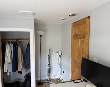 208 W Nippersink Road - Photo Thumbnail 10