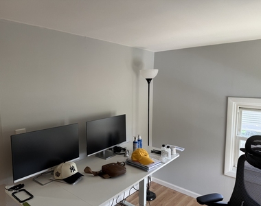 208 W Nippersink Road - Photo Thumbnail 9