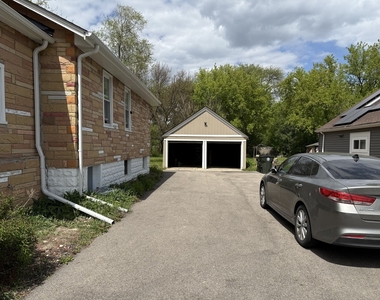 208 W Nippersink Road - Photo Thumbnail 1