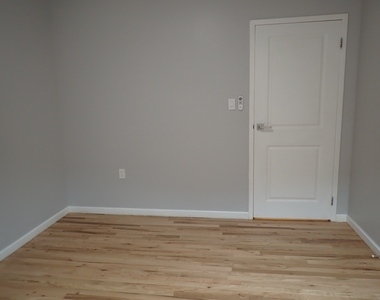 982 Dumont Avenue - Photo Thumbnail 10