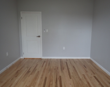 982 Dumont Avenue - Photo Thumbnail 8