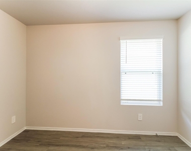 13470 Musky Drive - Photo Thumbnail 8