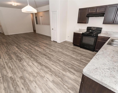 5435 Paiges Way - Photo Thumbnail 2