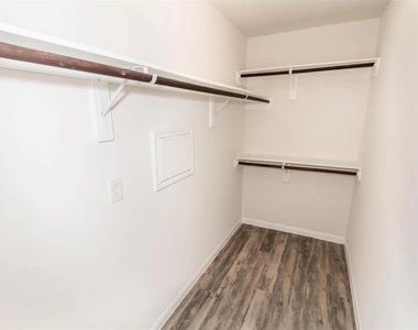 5435 Paiges Way - Photo Thumbnail 6