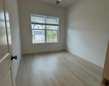 7129 Carriage Light Drive - Photo Thumbnail 16