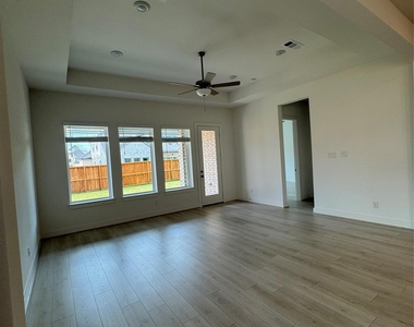 7129 Carriage Light Drive - Photo Thumbnail 34