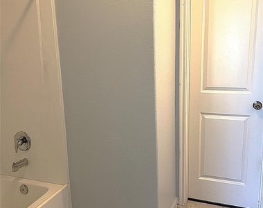 15631 Marble Bluff Lane - Photo Thumbnail 11