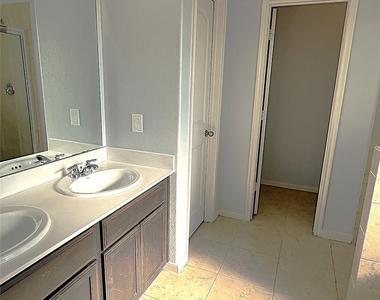 15631 Marble Bluff Lane - Photo Thumbnail 20