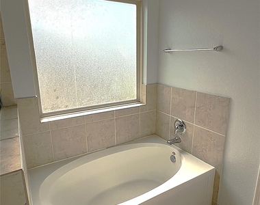 15631 Marble Bluff Lane - Photo Thumbnail 22