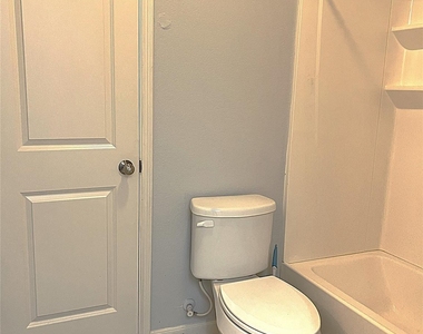 15631 Marble Bluff Lane - Photo Thumbnail 12