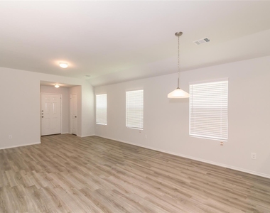 8618 Doris Oaks Circle - Photo Thumbnail 2