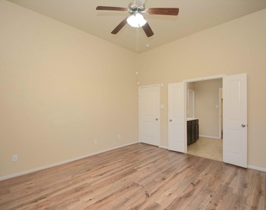 7418 Durango Creek Drive - Photo Thumbnail 21