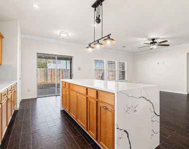 2719 Riverhollow Lane - Photo Thumbnail 8