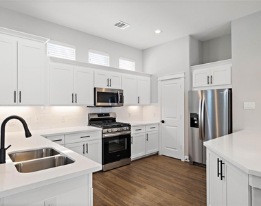 603 Link Road - Photo Thumbnail 14