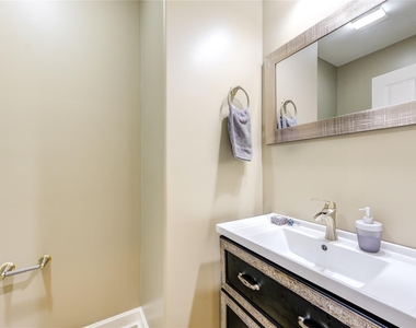 914 Main Street - Photo Thumbnail 15