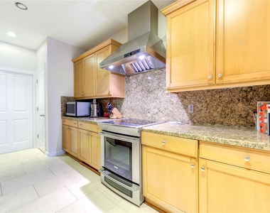 914 Main Street - Photo Thumbnail 13