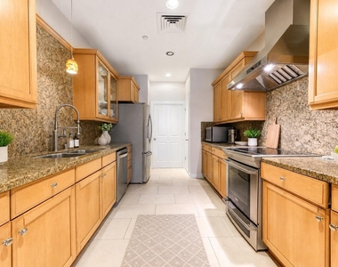 914 Main Street - Photo Thumbnail 14