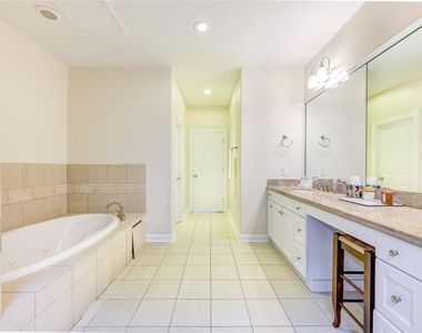 914 Main Street - Photo Thumbnail 24