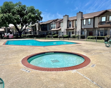 12400 Brookglade Circle - Photo Thumbnail 14