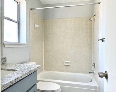 12400 Brookglade Circle - Photo Thumbnail 8