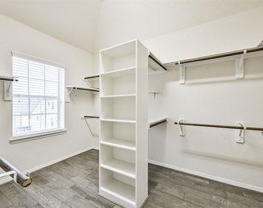 1504 Peyton Oaks Place - Photo Thumbnail 30