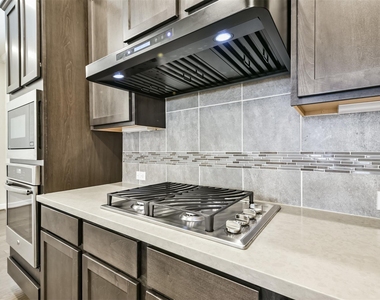 1504 Peyton Oaks Place - Photo Thumbnail 20
