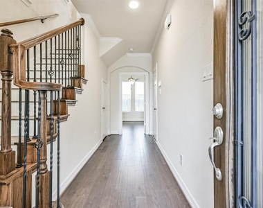 1504 Peyton Oaks Place - Photo Thumbnail 5