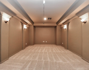 9427 Sapphire Bay Lane - Photo Thumbnail 35