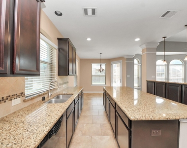 9427 Sapphire Bay Lane - Photo Thumbnail 14