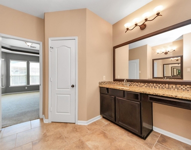 9427 Sapphire Bay Lane - Photo Thumbnail 27