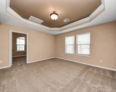 9427 Sapphire Bay Lane - Photo Thumbnail 34