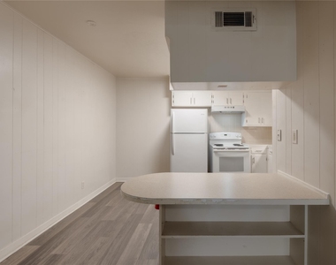 525 12th Street - Photo Thumbnail 4