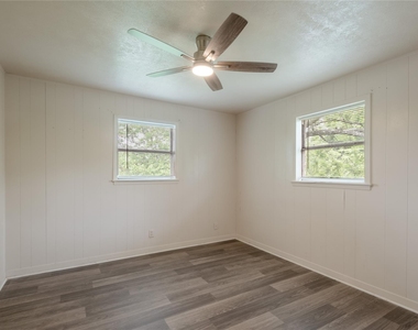 525 12th Street - Photo Thumbnail 10