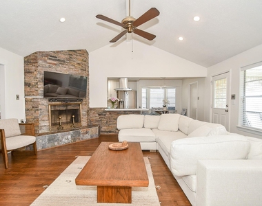 12806 Westhorpe Drive - Photo Thumbnail 13