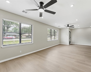 8931 Blankenship Drive - Photo Thumbnail 4
