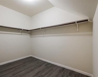 9615 Fabia Court - Photo Thumbnail 7